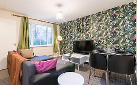 Coventry- Perchfoot 3 Bedroom Contractor And Pet-Friendly Spacious House By Sublime Stays